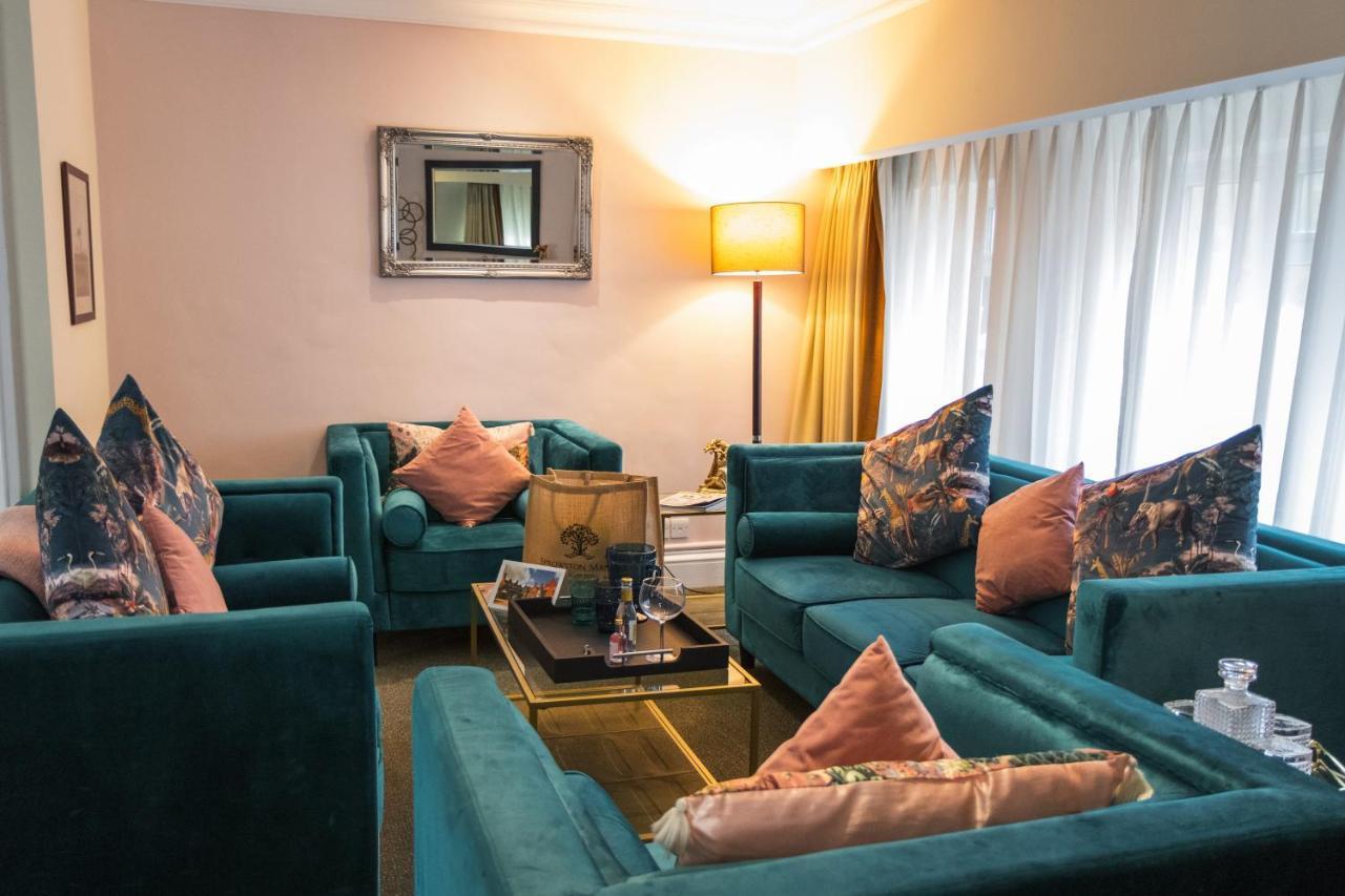 Two-Bedroom Apartment,1686426088:JPEG