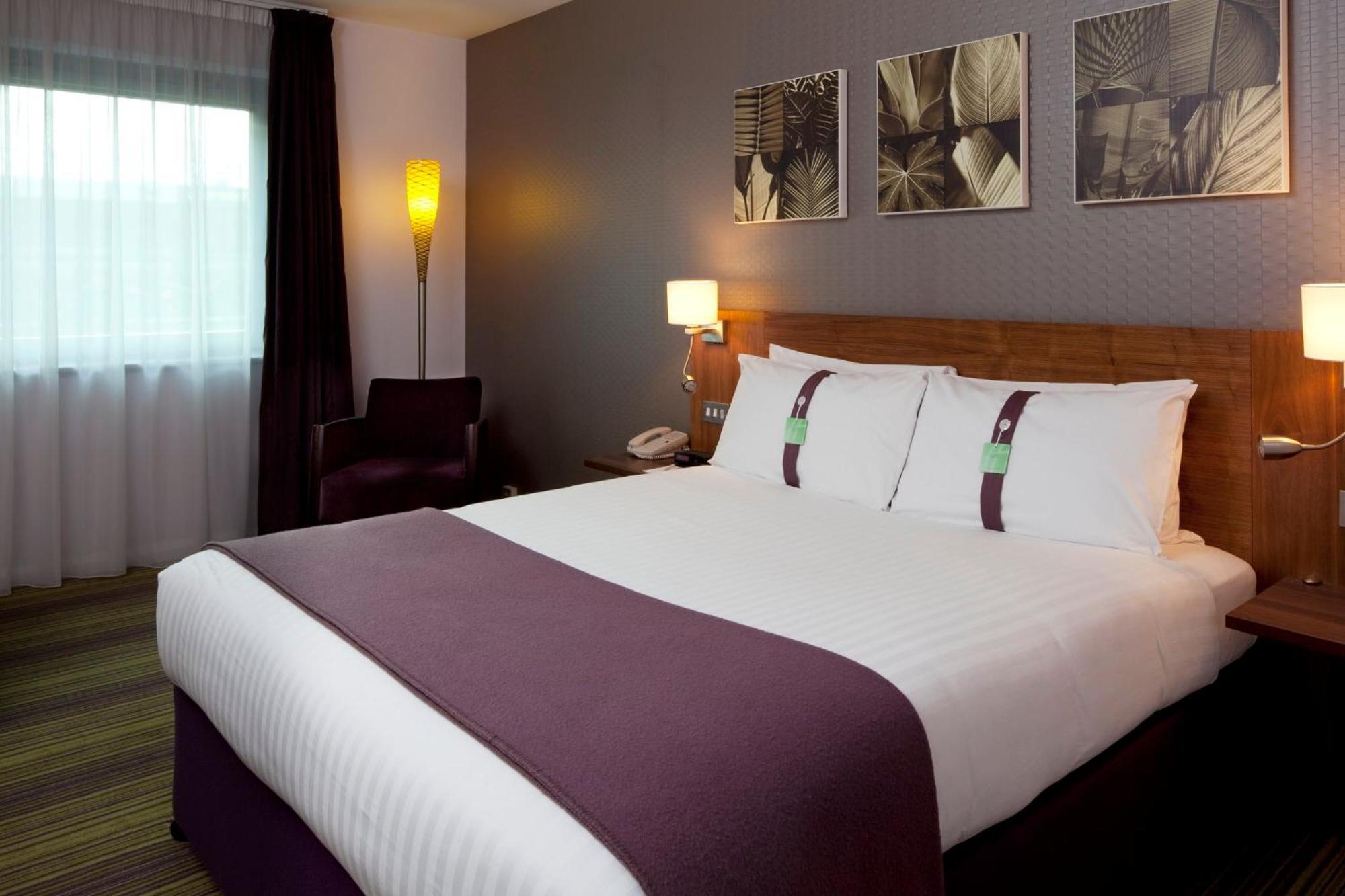 Premium King Room Pitch View,1588044262:JPEG